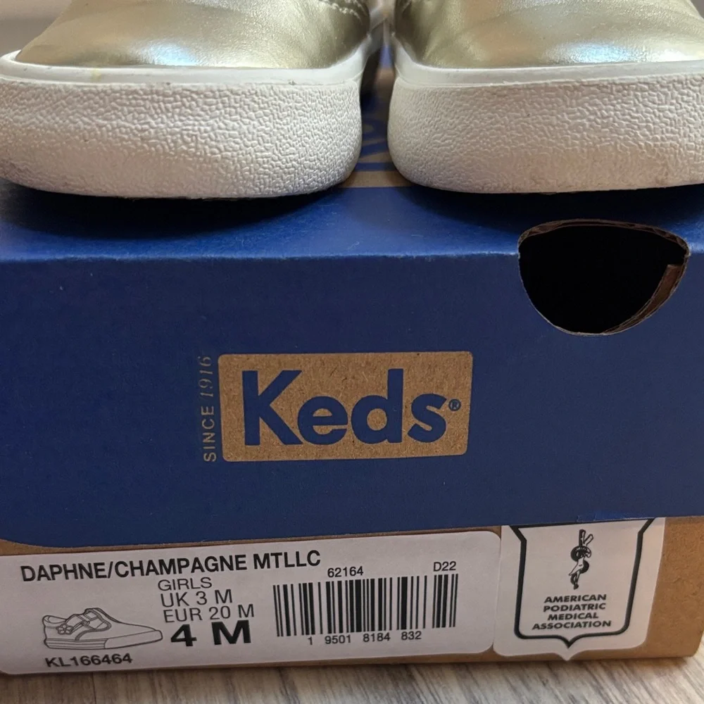 Keds Gold baby girl Shoes with Flower Detail
